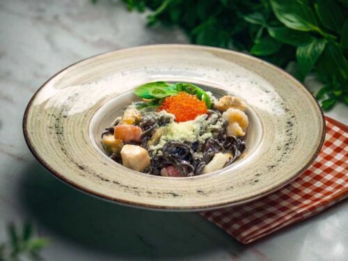 Seafood tagliolini nero